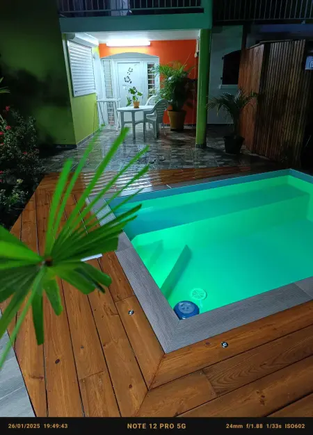 Location appartement à Le Marin, Studio charmant Le Marin avec piscine privée