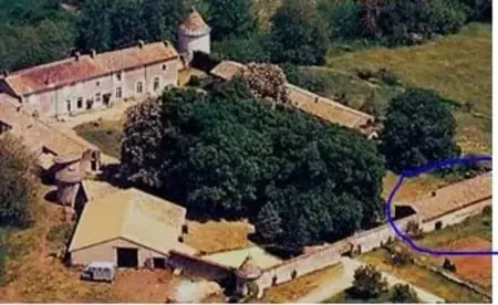 Maison 14 personnes à Anché, 5 chambres, jardin clôturé : photo 8