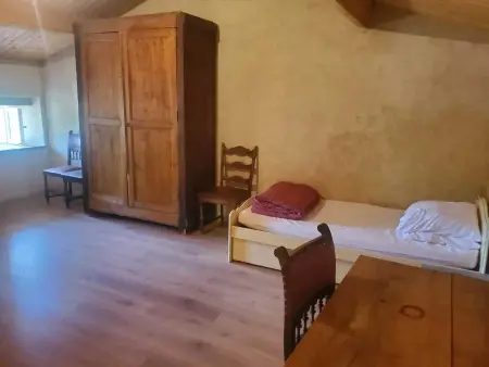 Maison 14 personnes à Anché, 5 chambres, jardin clôturé : photo 15