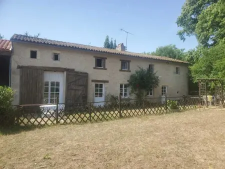 Maison 14 personnes à Anché, 5 chambres, jardin clôturé : photo 21