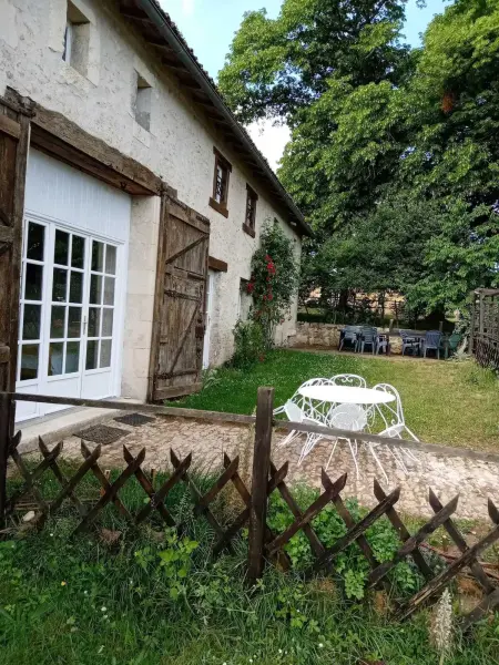 Maison 14 personnes à Anché, 5 chambres, jardin clôturé : photo 22