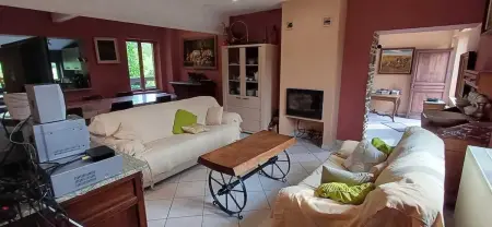 Maison familiale 280 m² à Montignies-sur-Roc, 3 chambres et jardin : photo 2