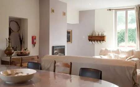 Maison familiale 280 m² à Montignies-sur-Roc, 3 chambres et jardin : photo 4