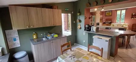 Maison familiale 280 m² à Montignies-sur-Roc, 3 chambres et jardin : photo 8