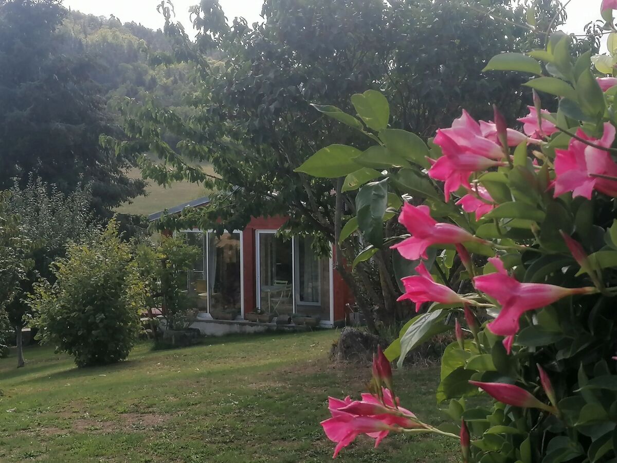Chalet avec jardin et terrasse à Égliseneuve-des-Liards - Photo 1