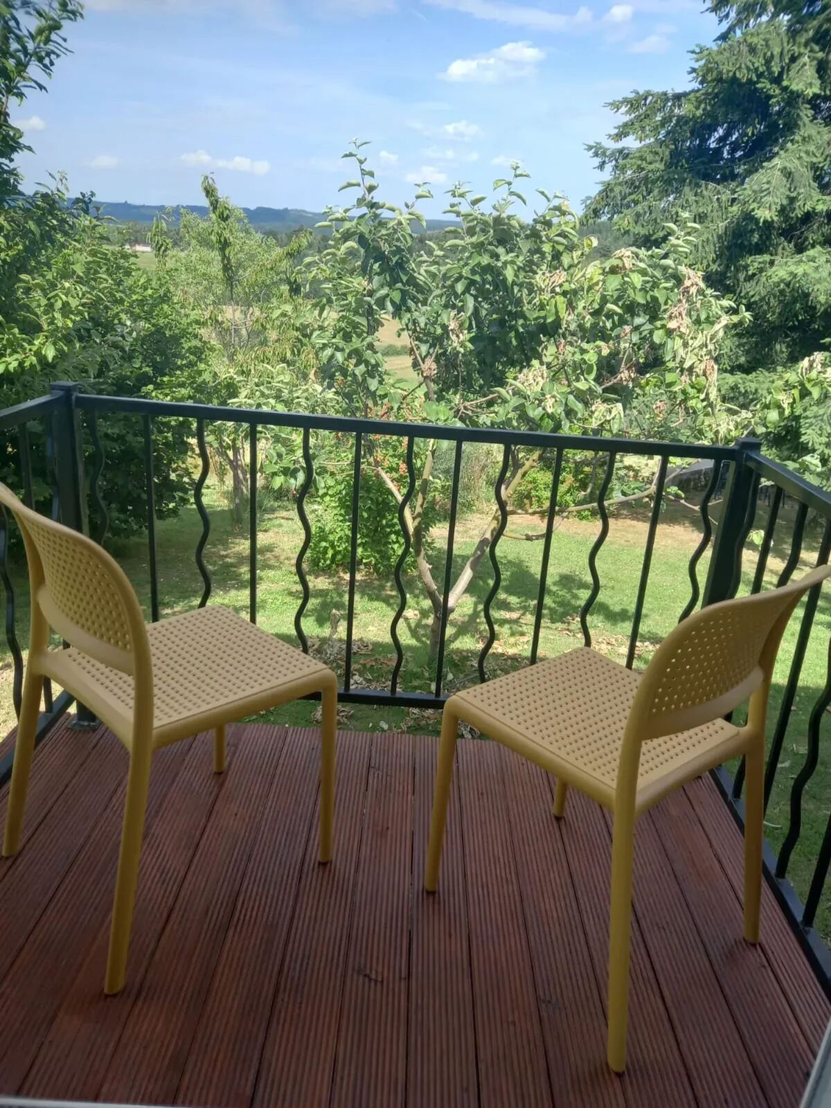 Chalet avec jardin et terrasse à Égliseneuve-des-Liards - Photo 7