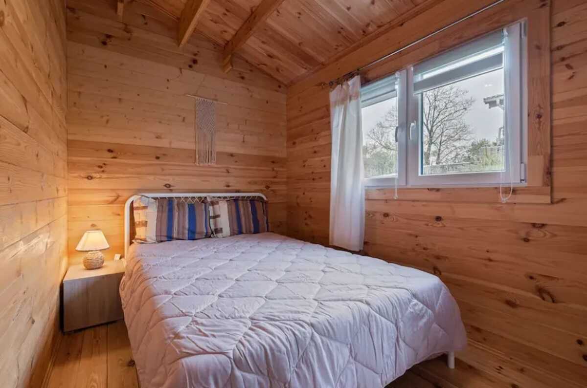 Chalet avec jardin et terrasse à Égliseneuve-des-Liards - Photo 13