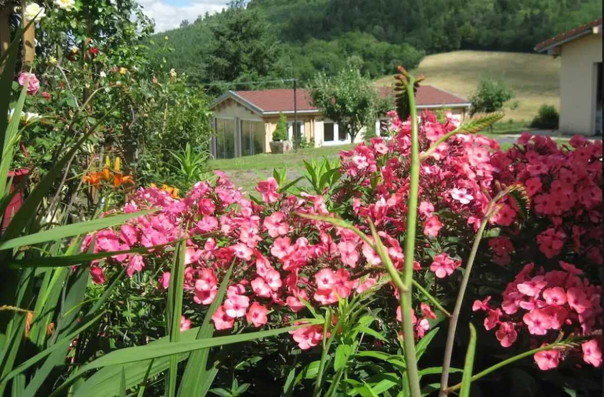 Chalet avec jardin et terrasse à Égliseneuve-des-Liards - Photo 30