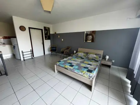 Location appartement à Cayenne, Studio confortable au cœur de Cayenne - Balcon avec vue