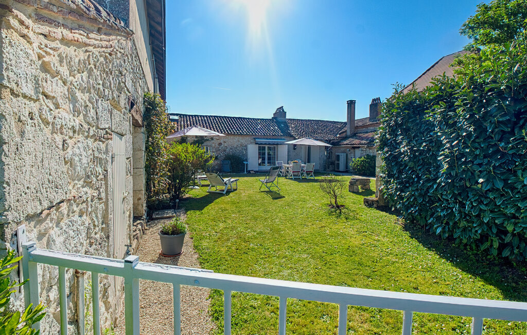 Maison avec piscine privée à Gageac-et-Rouillac - Photo 15