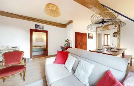 Maison rénovée avec balcon sur l'église à Volnay : photo 3