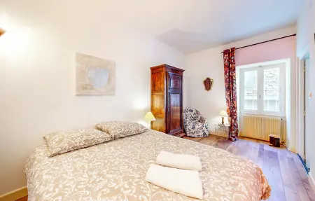 Maison rénovée avec balcon sur l'église à Volnay : photo 14