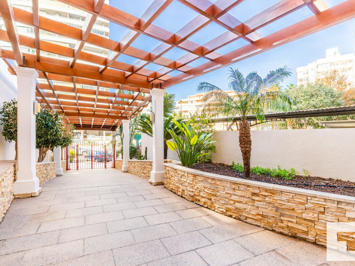 Appartement 8e étage piscine, 25m de la plage à Calp - Photo 27