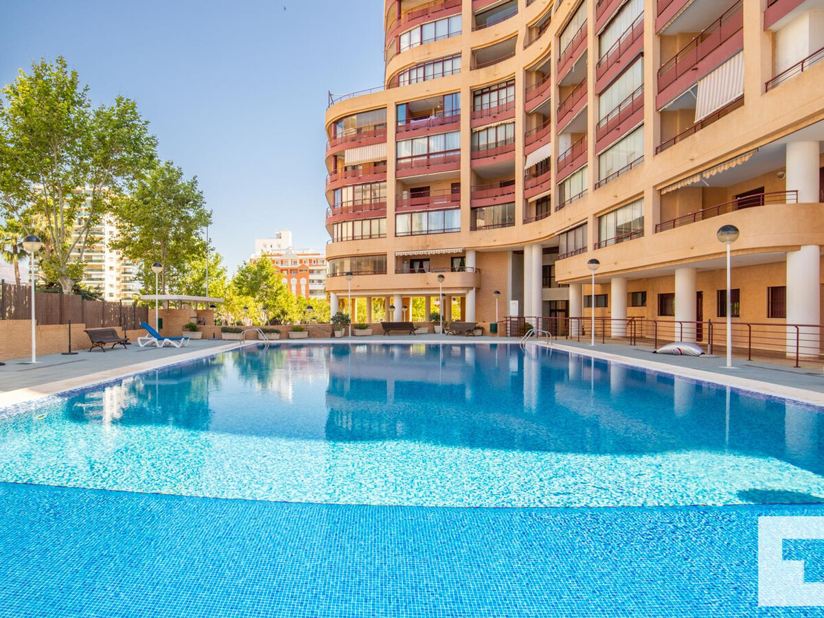 Appartement 9e étage vue mer à Calp, climatisé - Photo 1
