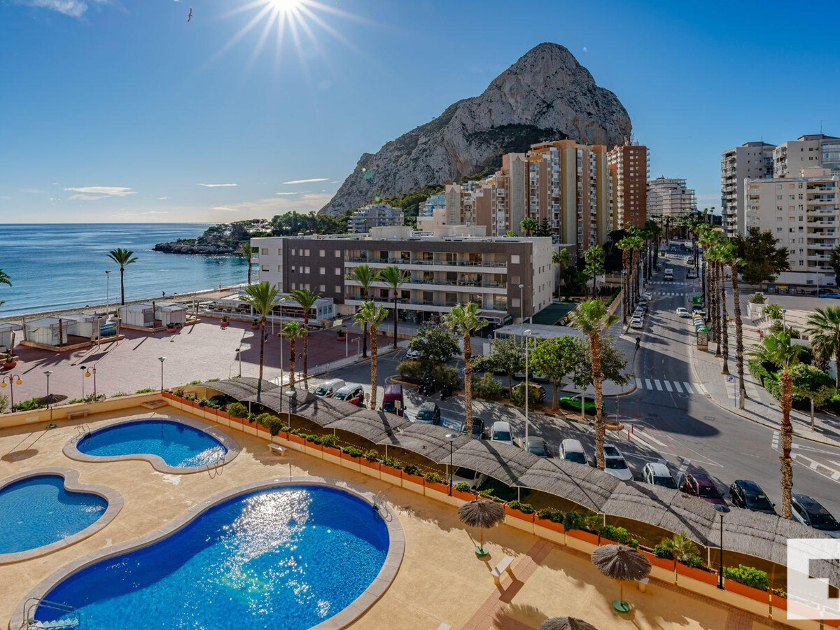 Appartement face à la plage à Calpe, terrasse vue mer - Photo 25