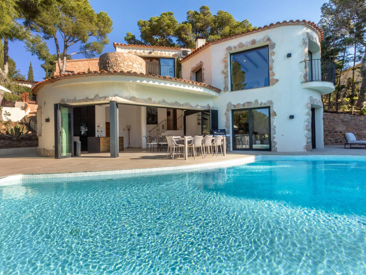 Villa d'architecte 240m² avec piscine sans chlore à Tamariu - Photo 1