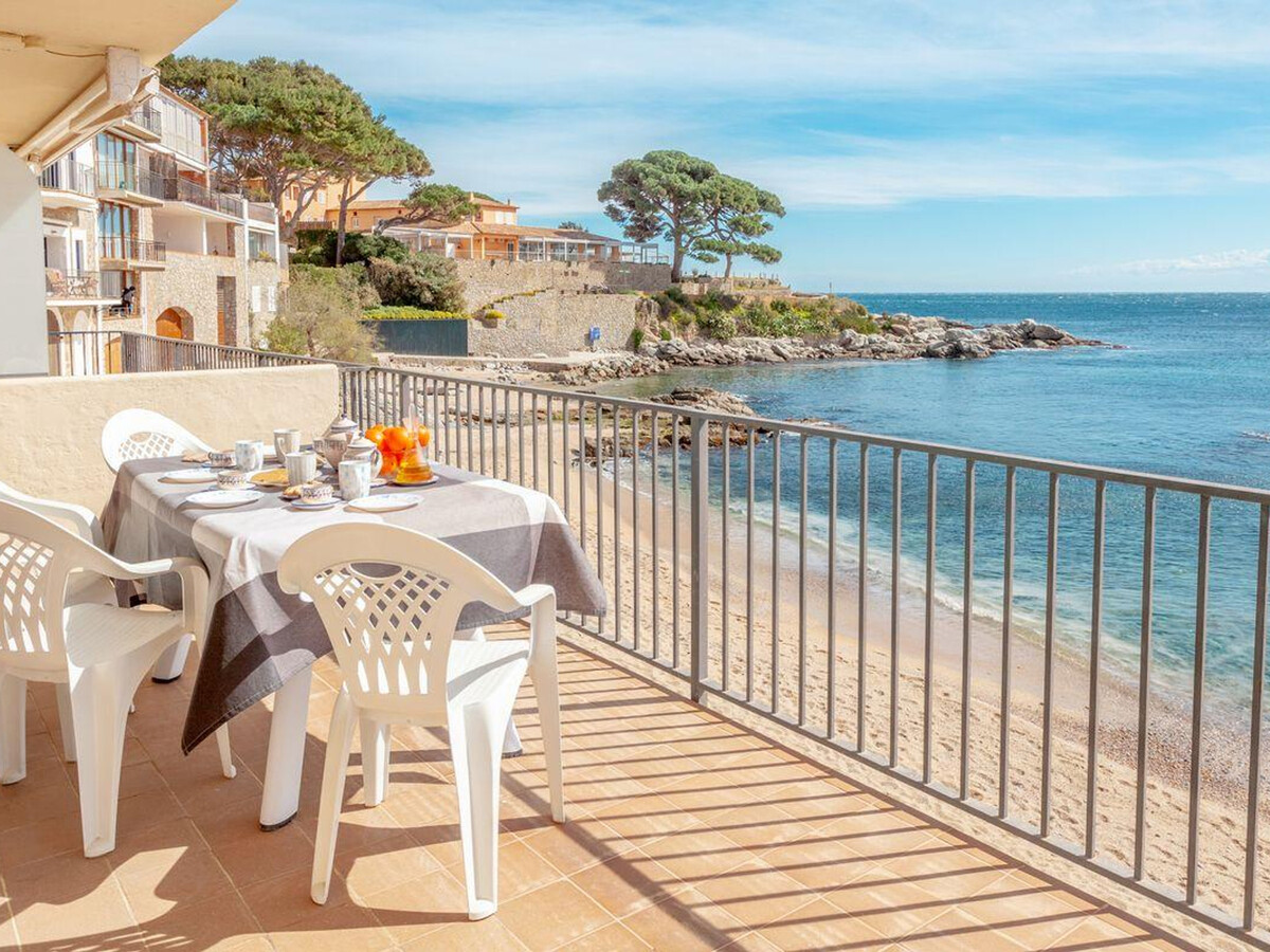 Appartement face à la plage à Calella de Palafrugell - Photo 1