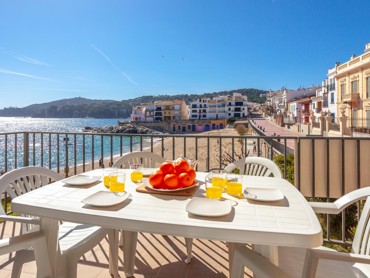 Appartement Voramar : vue mer directe à Calella - Photo 1
