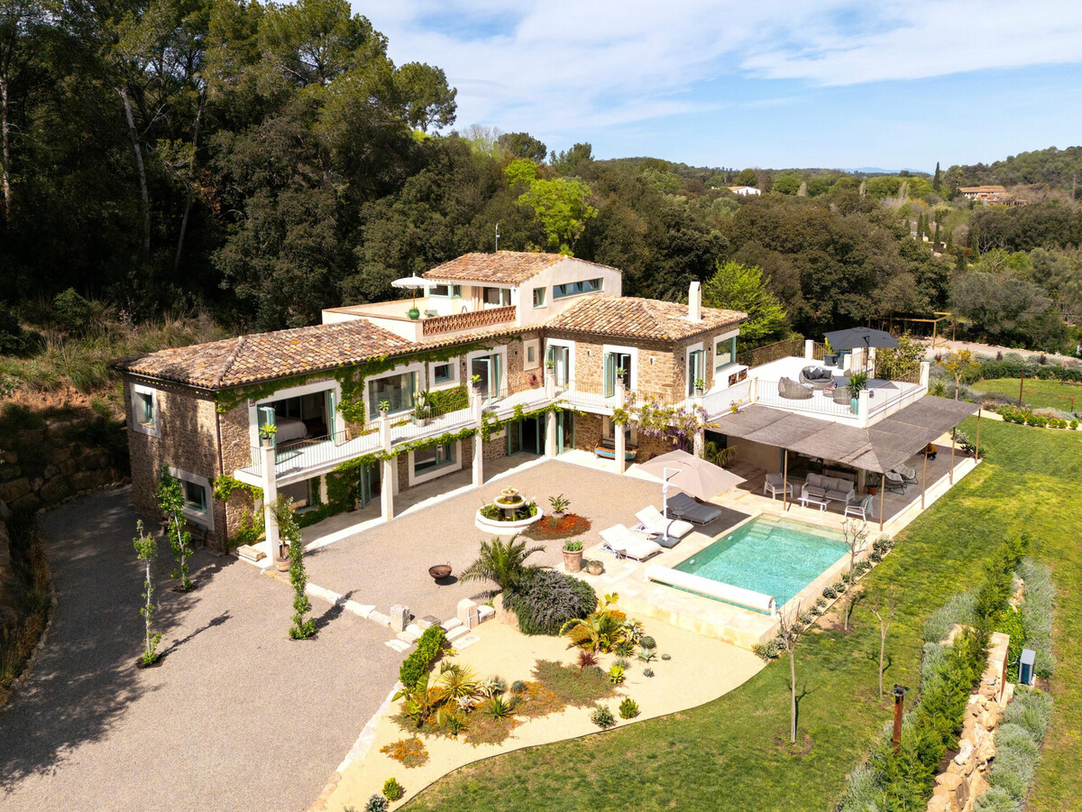 Villa 5 chambres Rupià : piscine, étang, terrain de jeux - Photo 1