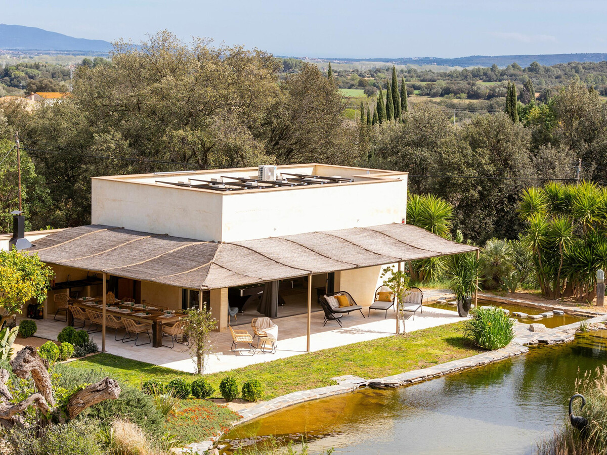 Villa 5 chambres Rupià : piscine, étang, terrain de jeux - Photo 3