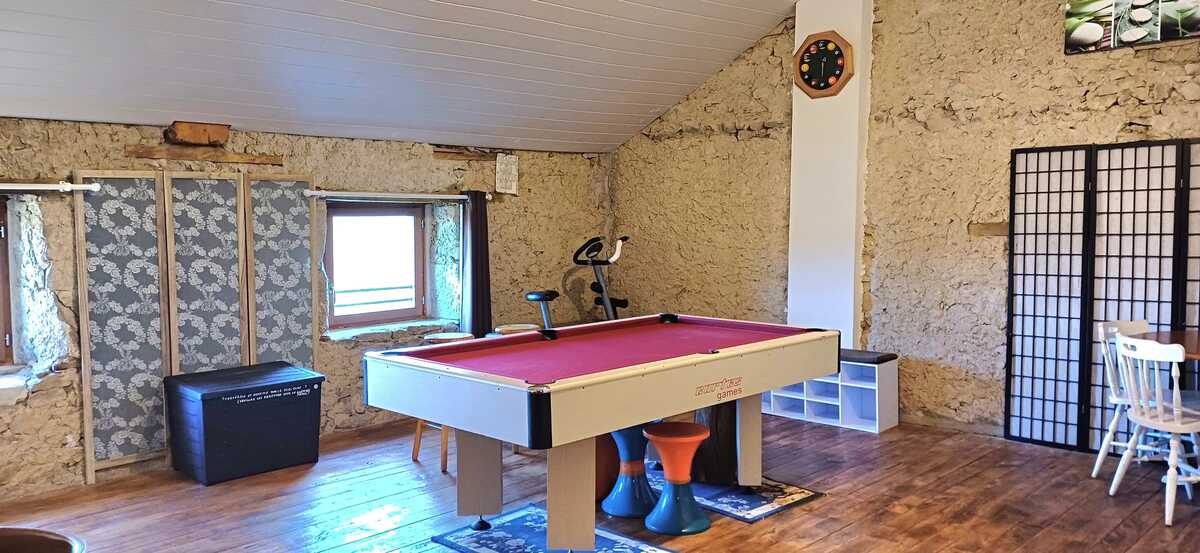 Maison 12 pers. à Bertignat : jardin, billard, sports - Photo 3