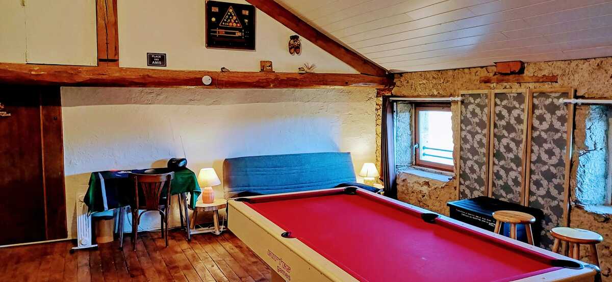 Maison 12 pers. à Bertignat : jardin, billard, sports - Photo 4