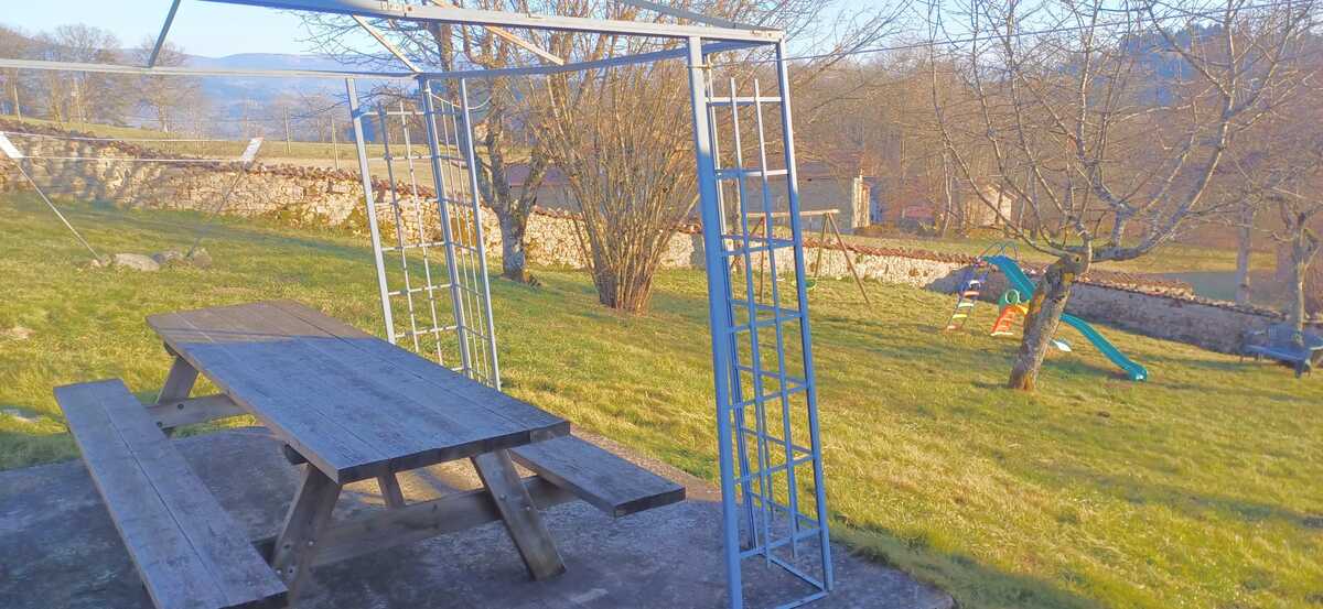 Maison 12 pers. à Bertignat : jardin, billard, sports - Photo 10