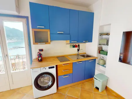 Petit 2 pièces climatisé, vue mer, vieille ville de Menton : photo 3
