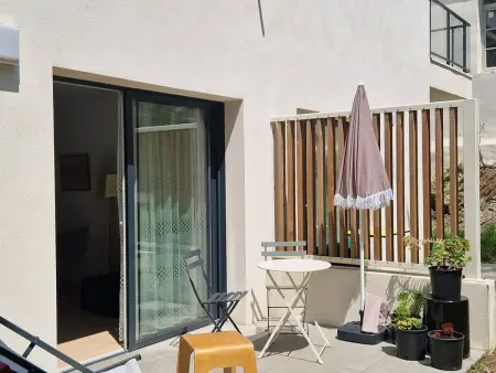 Studio neuf avec terrasse et jardin au Palais - Photo 13