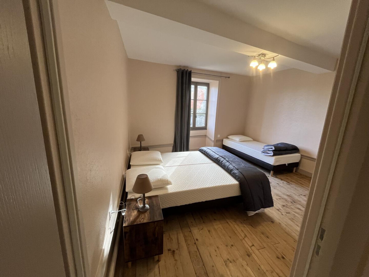 Gîte 250 m² Le Crozet : jacuzzi, 12 pers, animaux - Photo 17