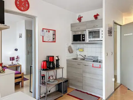 F2 34 m² avec balcon à Lamalou-les-Bains, animaux OK : photo 5