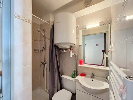 F2 34 m² avec balcon à Lamalou-les-Bains, animaux OK : photo 15