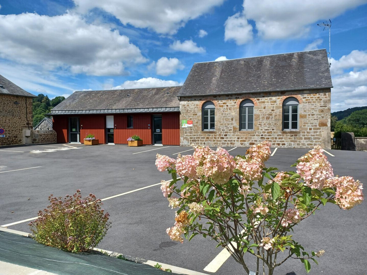 Gîte PMR de plain-pied, 15 pers. à Lonlay-l'Abbaye - Photo 1