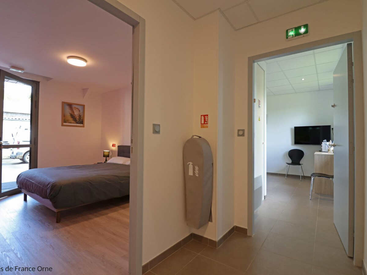 Gîte PMR de plain-pied, 15 pers. à Lonlay-l'Abbaye - Photo 10