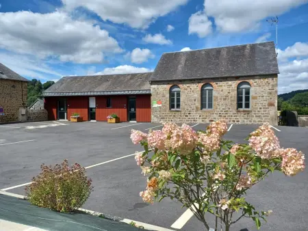 Location gite à Lonlay l'Abbaye, Gîte indépendant adapté PMR à Lonlay-lAbbaye