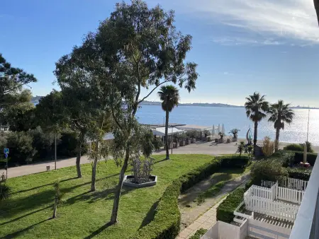 Location appartement à Balaruc les Bains, Beau T1 avec vue sur létang à Balaruc-les-Bains