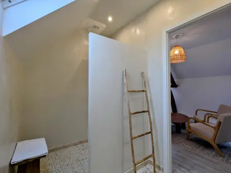 Maison moderne avec piscine sécurisée à La Vernelle - Photo 10
