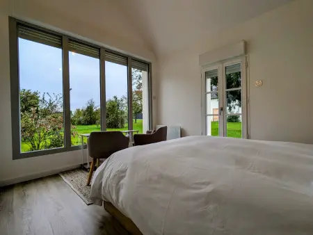 Maison moderne avec piscine sécurisée à La Vernelle - Photo 17