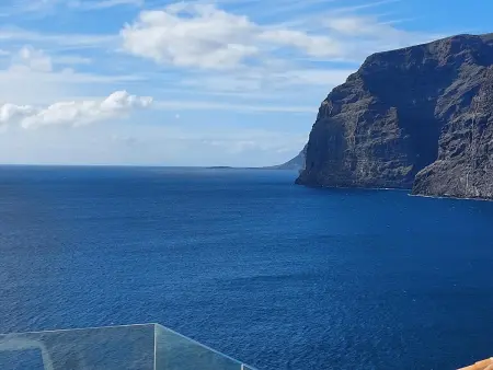 Location appartement à Los Gigantes, Studio rénové avec terrasse panoramique et piscine