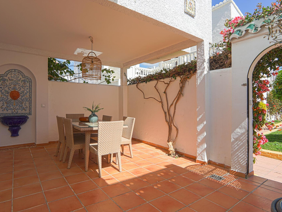 Maison de plage avec terrasse toit à Estepona - Photo 1