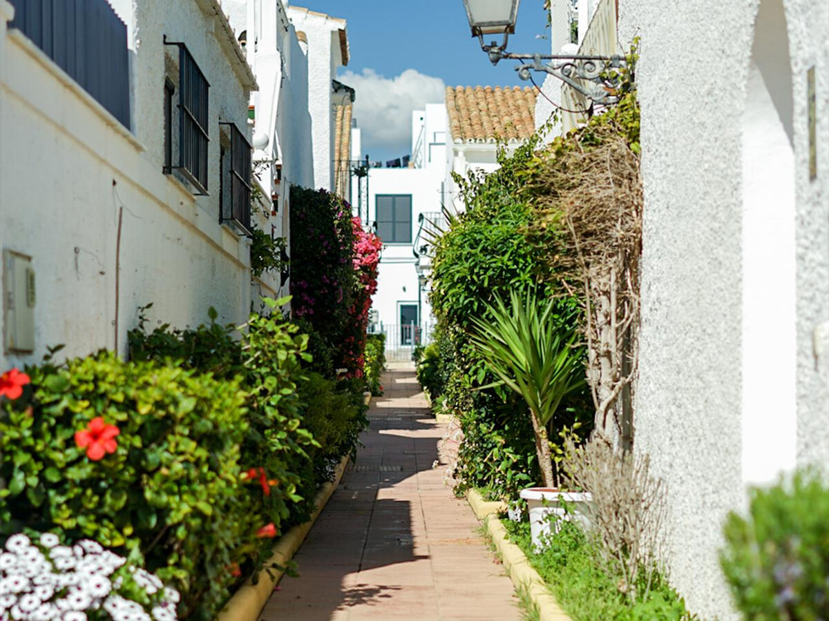 Maison de plage avec terrasse toit à Estepona - Photo 26