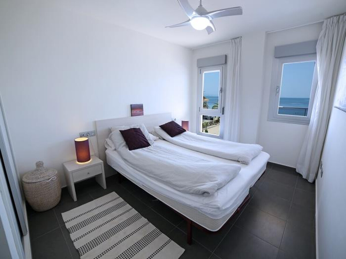 Appartement 2 chambres 1ère ligne à La Manga - Photo 9