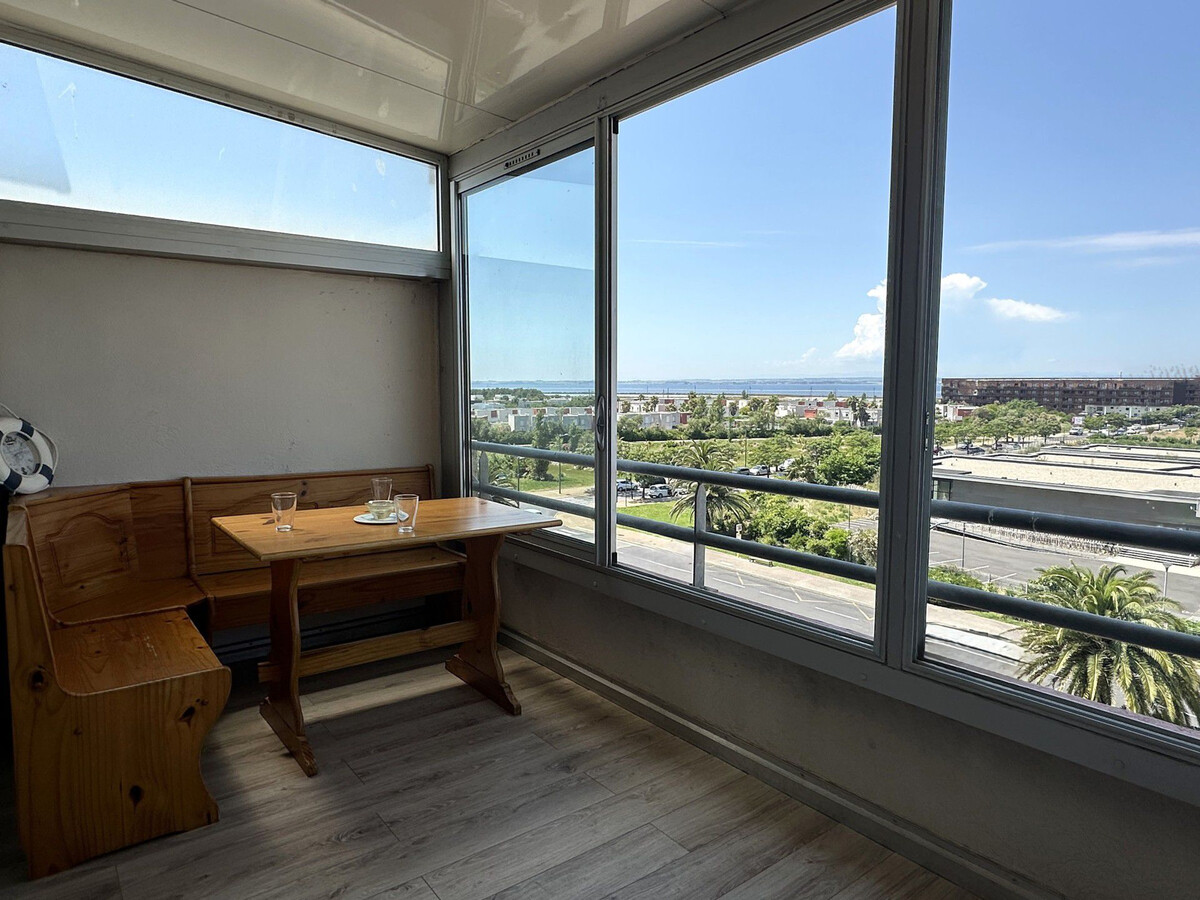 T2 climatisé avec loggia vue étang à Sète, parking - Photo 2