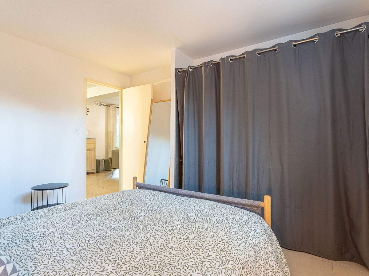 Bleu Azur - Appartement 3 pièces avec piscine à Six Fours - Photo 17