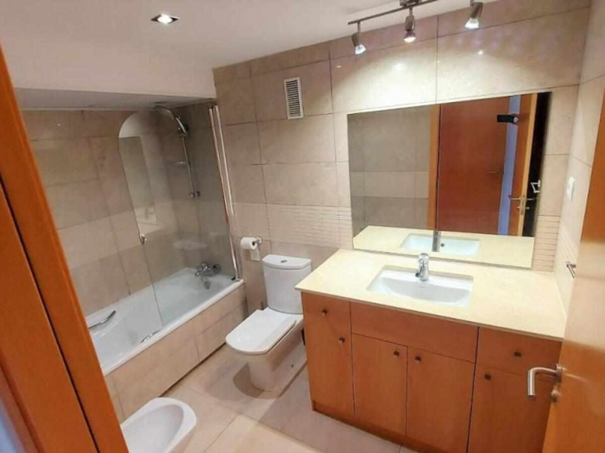 Appartement 3 chambres piscine intérieure à Salou - Photo 20