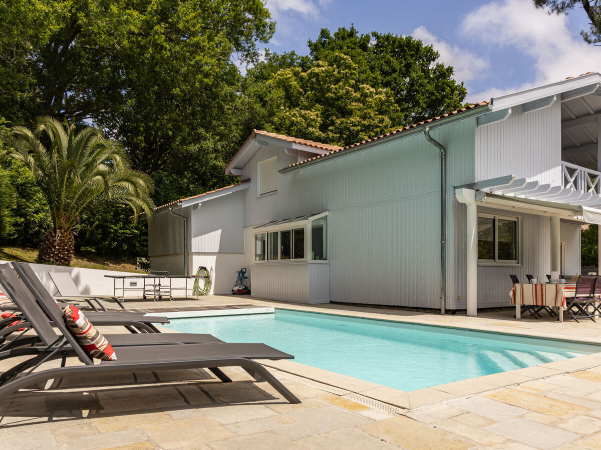 Villa Iturria à Anglet – piscine chauffée et jardin de 9 500 m² - Photo 1