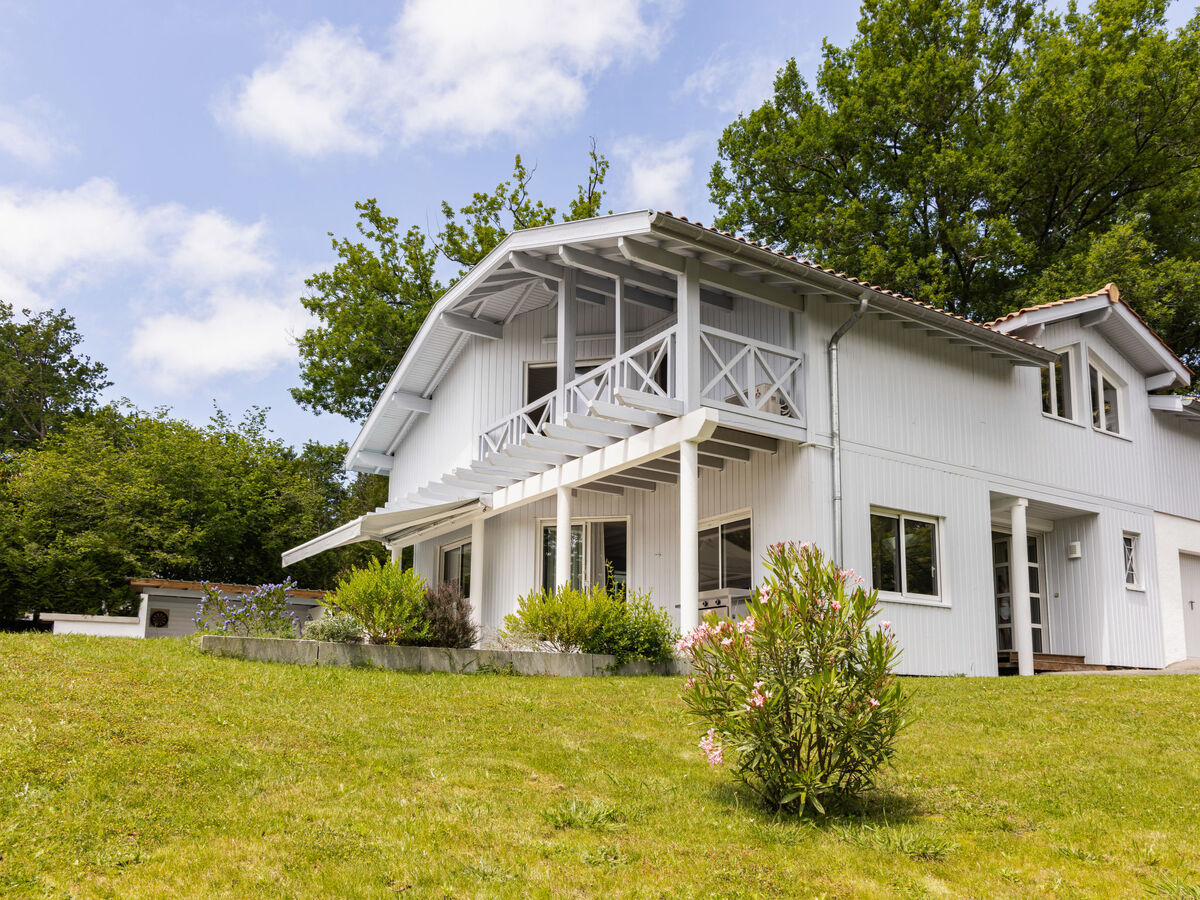 Villa Iturria à Anglet – piscine chauffée et jardin de 9 500 m² - Photo 4