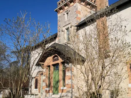 Domaine de l'Île : Gîte historique avec piscine à Boulleret : photo 2