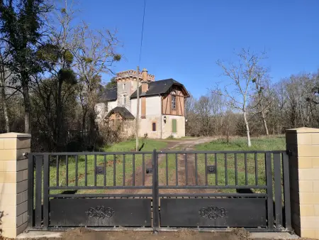 Domaine de l'Île : Gîte historique avec piscine à Boulleret : photo 7