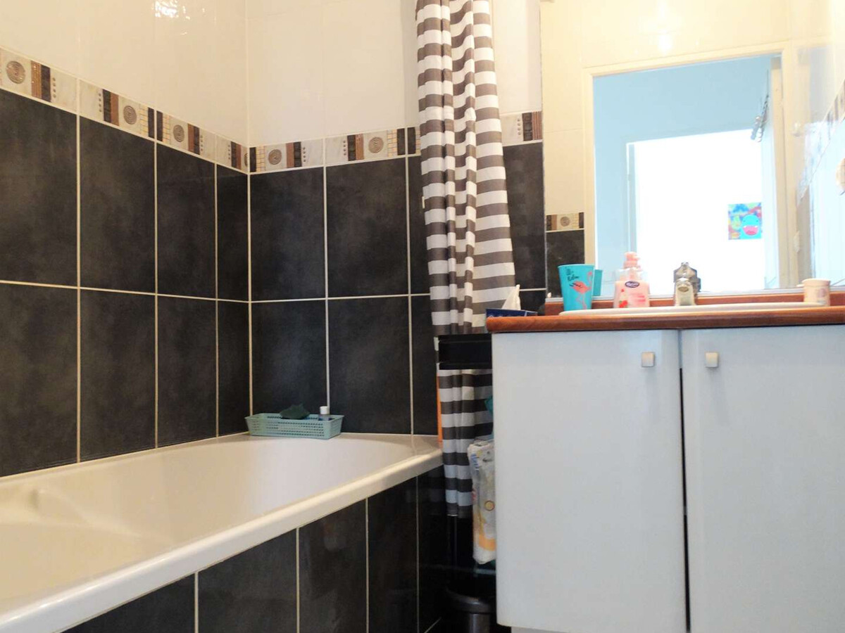 Appartement rénové face à l'océan, parking privé - Photo 8